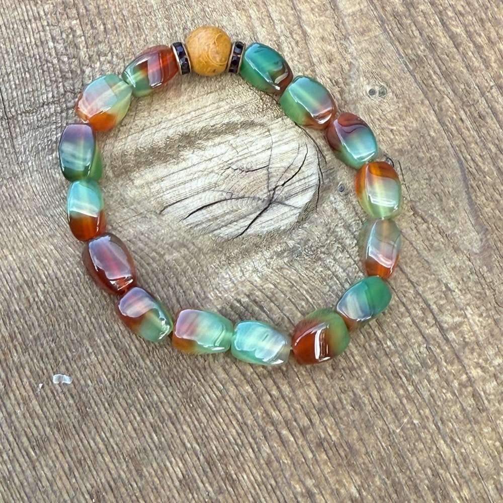 Multicolour cornelian beaded bracelet with focal elephant bead
